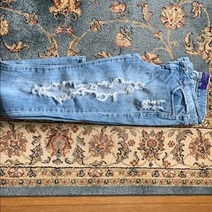 miley cyrus ripped jeans
